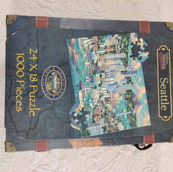 Explore America Seattle 1000 Piece 24 X 18 Puzzle In Suitcase Artist Eric Dowdle - Picture 2 of 11
